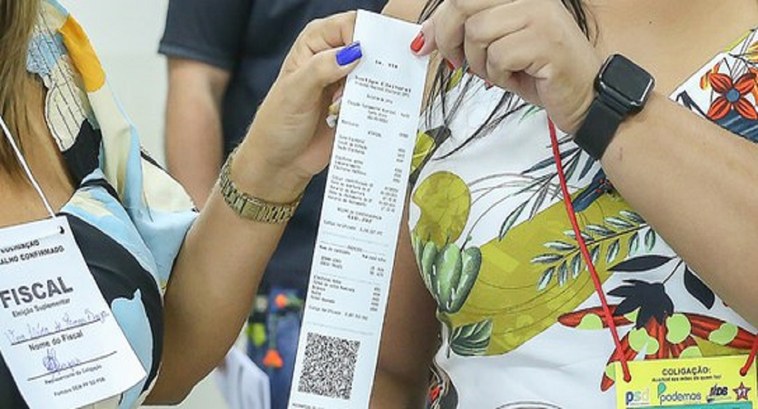 Boletim de Urna garante Auditagem do resultado de cada votação Informações como número de eleitores e votos da seção eleitoral são disponibilizadas no document...