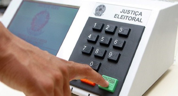 Justiça Eleitoral faz audiência pública para compra de novas Urnas Eletrônicas Este foi o primeiro passo para o processo de licitação de compra de até 176 mil equipamentos mod...
