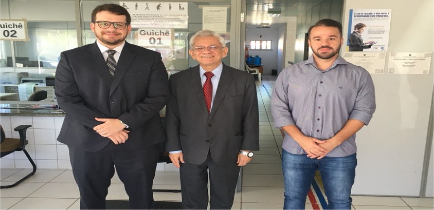 Presidente do TRE-PI visita cartório eleitoral de Água Branca