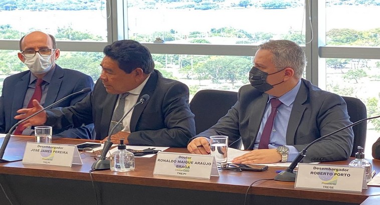 Reunião com TREs do Nordeste: pauta aborda integridade da Justiça Eleitoral e diversidade na política Também foram debatidos os novos procedimentos de auditoria interna e a segurança cibernética nas...
