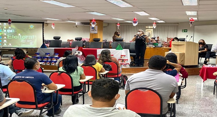 Terceirizados do TRE-PI homenageados com evento Natal Solidário
