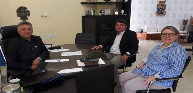 TRE-PI e UESPI discutem fomentação de convênio para atividades jurídicas