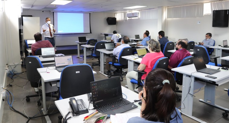 TRE-PI treina servidoras/servidores que prestarão auxílio às Zonas Eleitorais